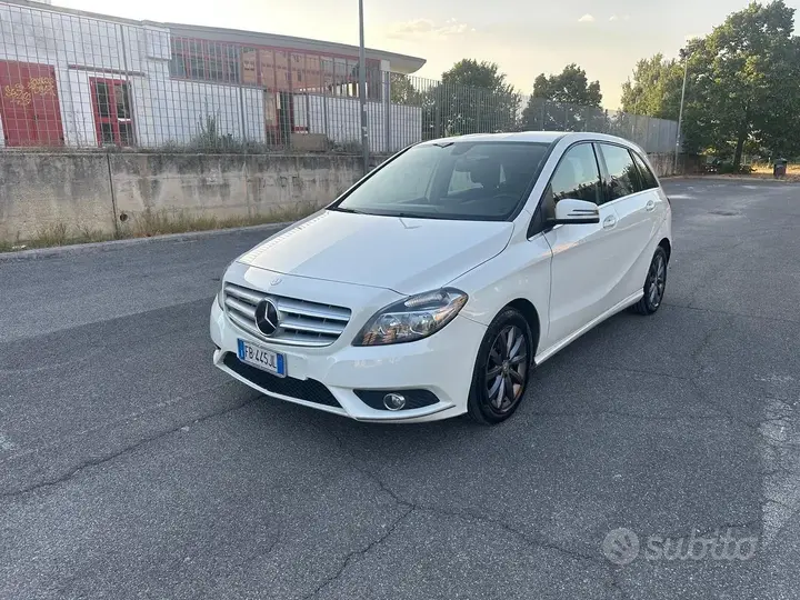 Mercedes-Benz B 180 Cdi Executive 2014 photo 3