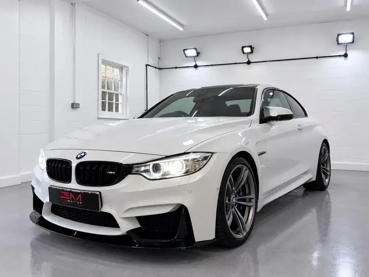 BMW M4 2016 photo 3