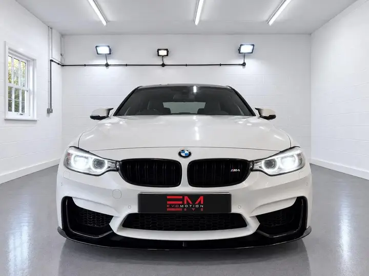 BMW M4 2016 photo 2
