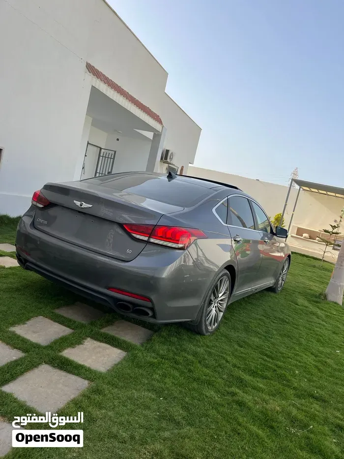 Genesis G80 2015 photo 2