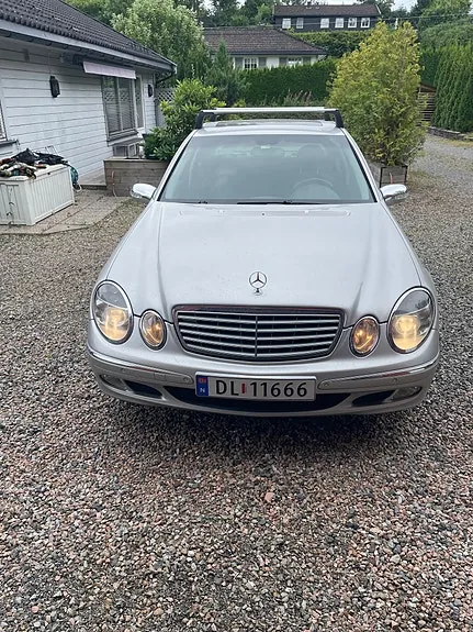 Mercedes-Benz E220 2003 photo 5