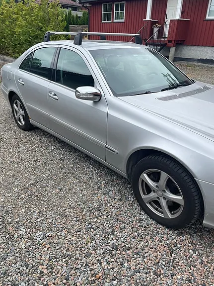 Mercedes-Benz E220 2003 photo 4