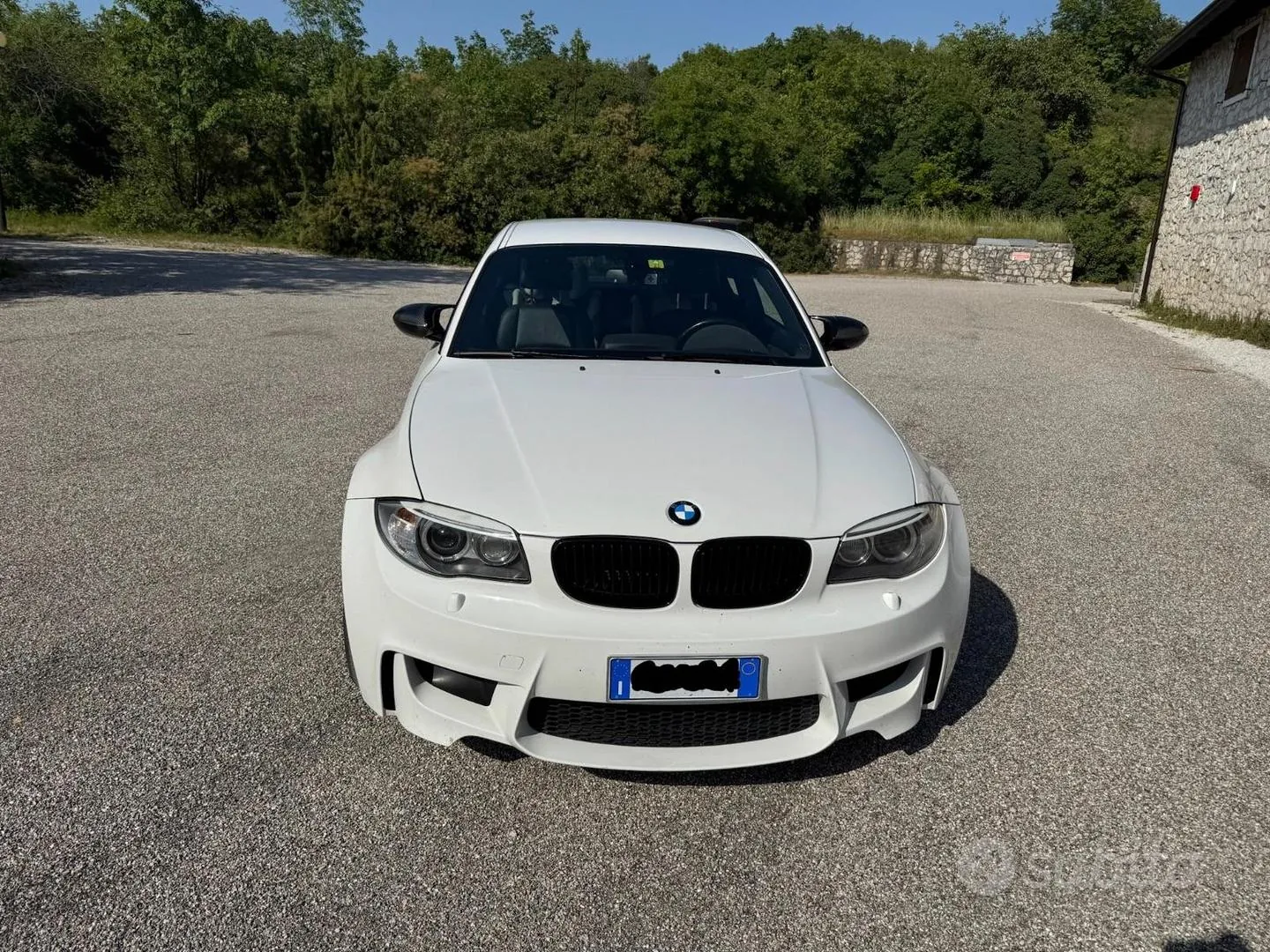 BMW M1 2011 photo 3
