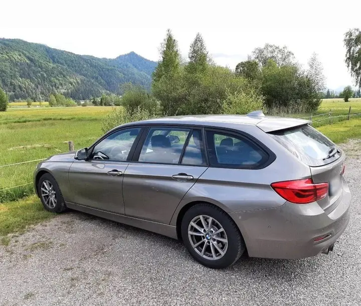 BMW 320I