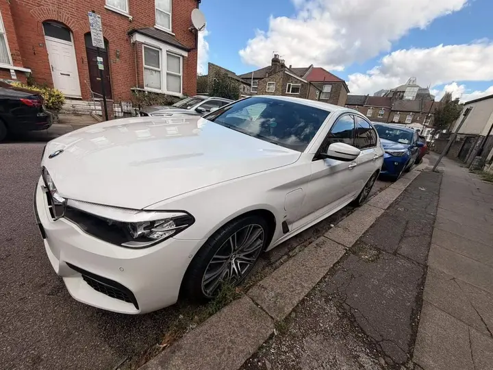 BMW 5 Series 2018 photo 3