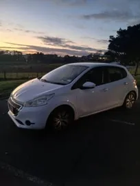 Peugeot 208 2013 photo 2