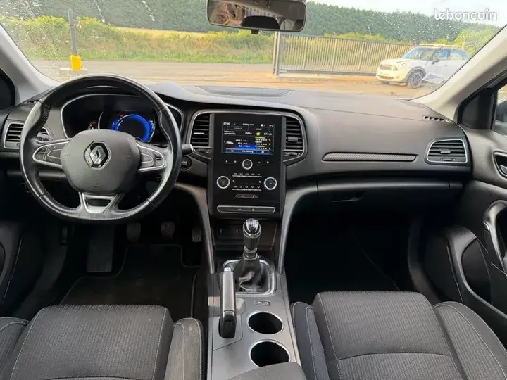 Renault Megane 2017 photo 2