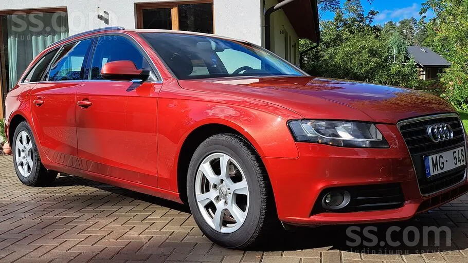 Audi A4 2010 photo 2