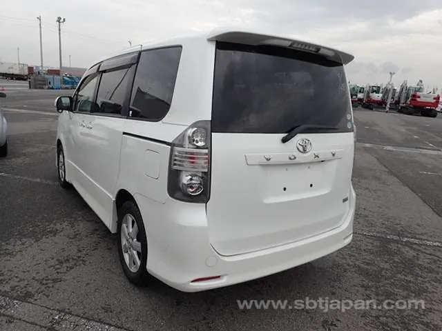 Toyota Voxy Zs 2007 photo 3