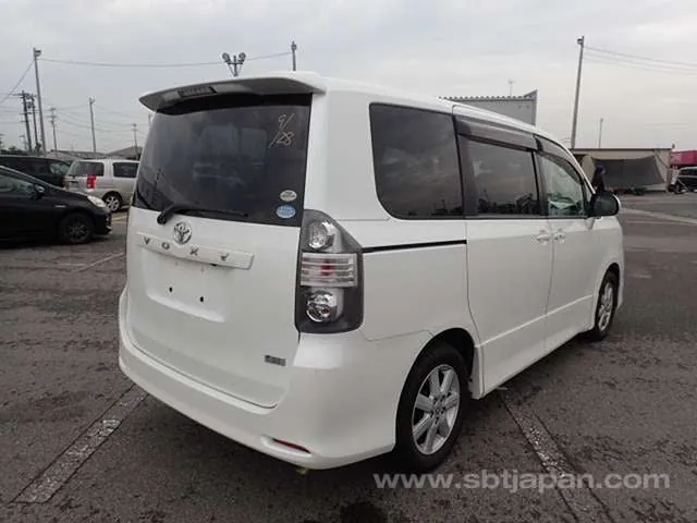 Toyota Voxy Zs 2007 photo 4