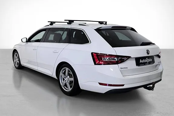 Skoda Superb 2018 photo 4