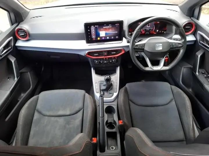 Seat Arona 2023 photo 3