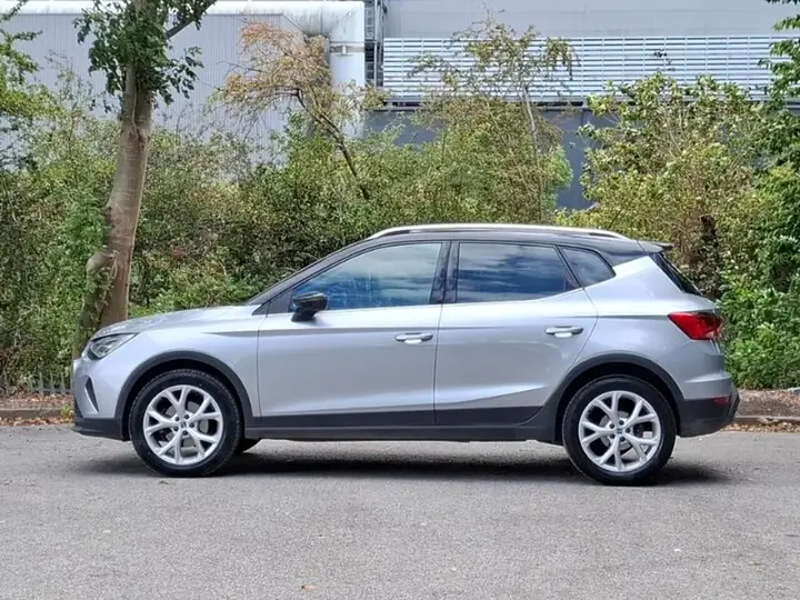 Seat Arona 2023 photo 4