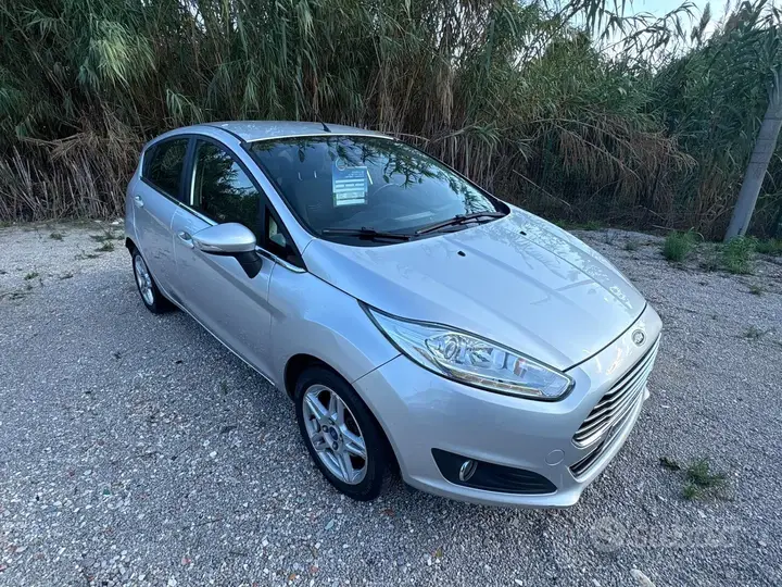 Ford Fiesta 2014 photo 2