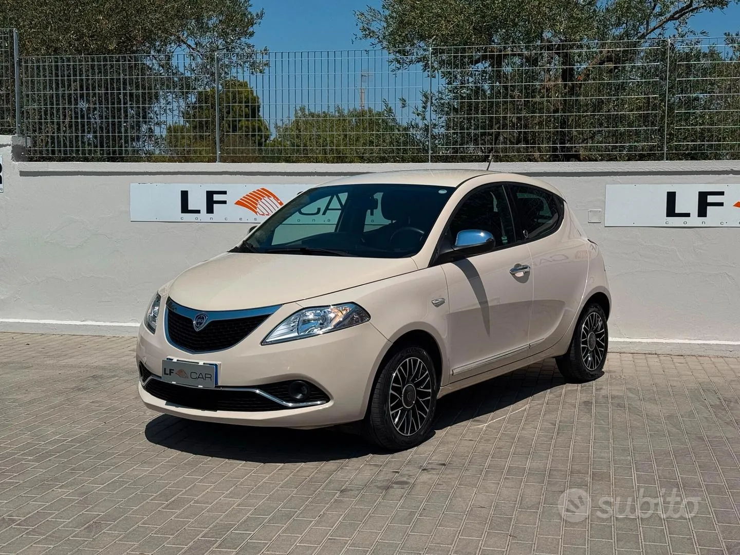 Lancia Ypsilon