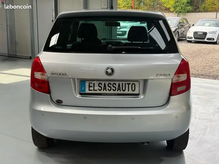 Skoda Fabia 2014 photo 4