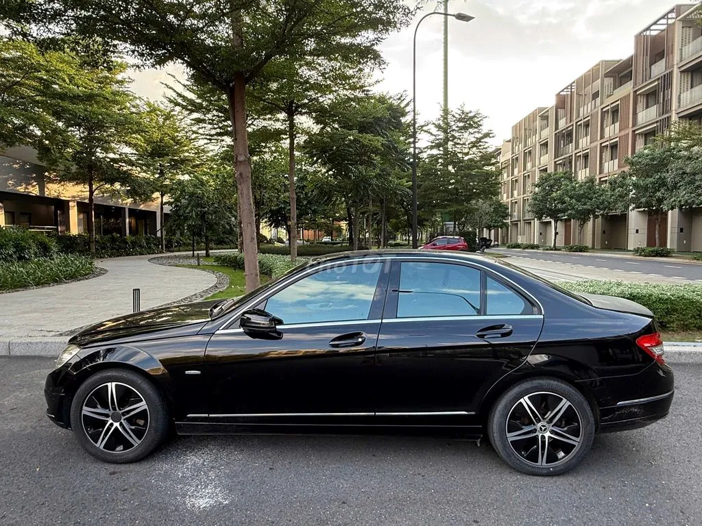 Mercedes-Benz C-Class 2010 photo 3