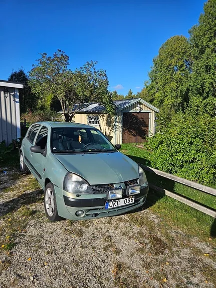 Renault Clio 2003 photo 2