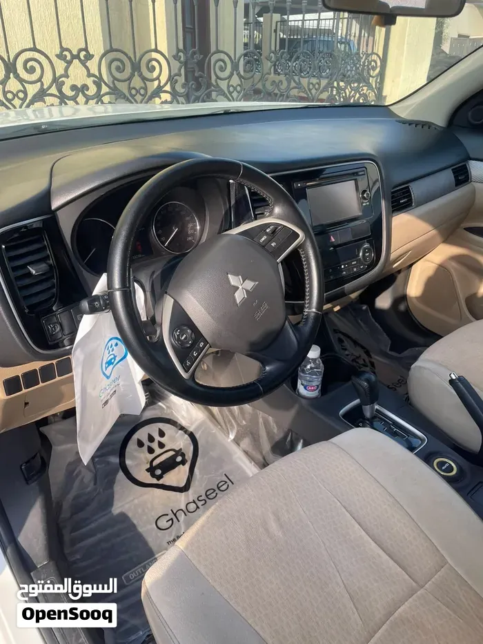 Mitsubishi Outlander 2014 photo 2