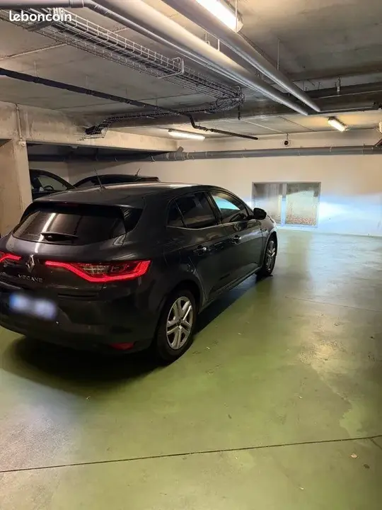 Renault Megane 2018 photo 2