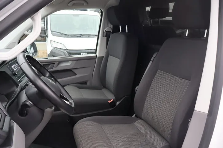 Volkswagen Transporter 2022 photo 2