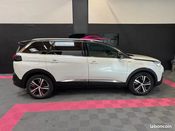 Peugeot 5008 2019 photo 2