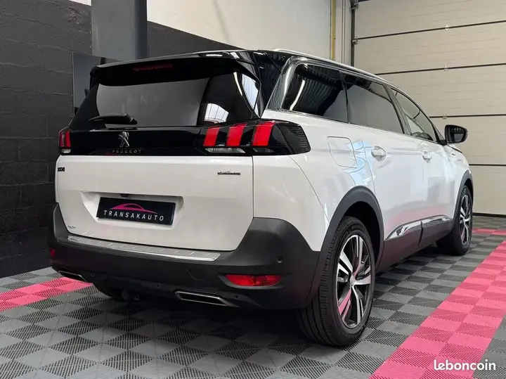 Peugeot 5008 2019 photo 3