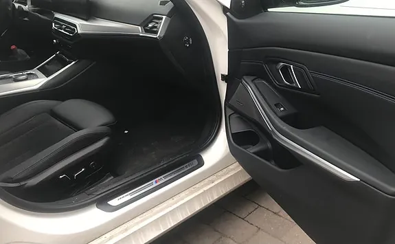 BMW 330E 2024 photo 4