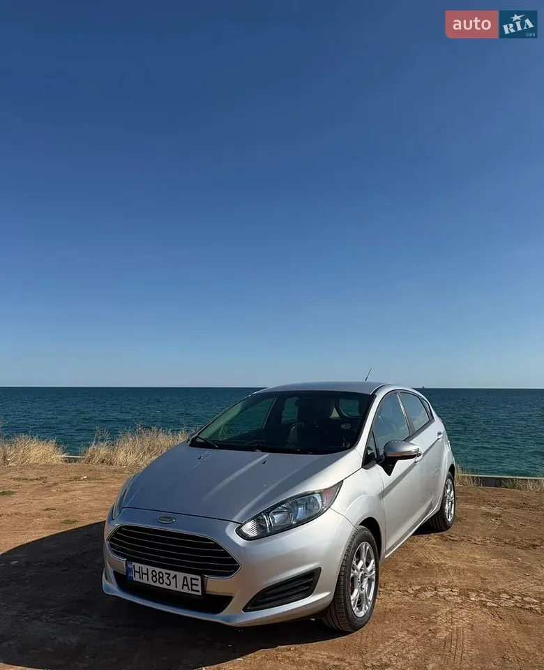 Ford Fiesta 2015 photo 2