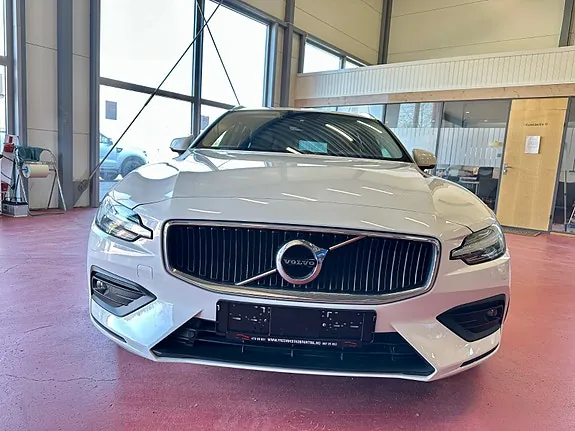 Volvo V60 2019 photo 2