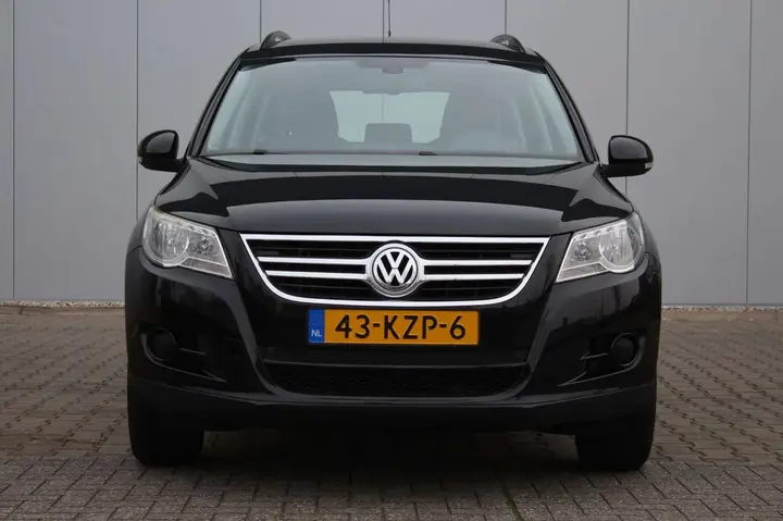 Volkswagen Tiguan 2010 photo 2