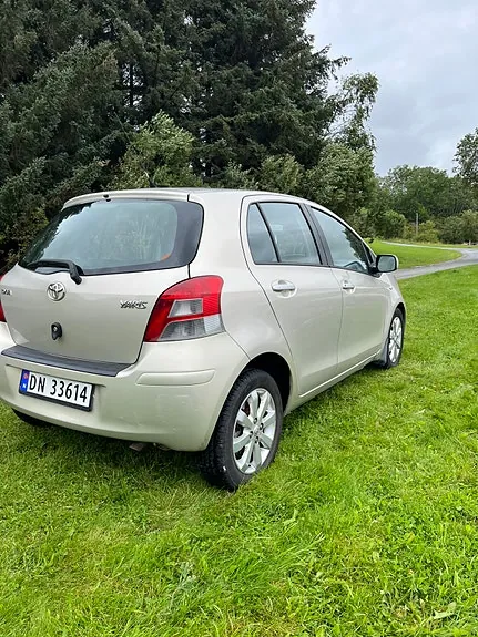 Toyota Yaris 2010 photo 4