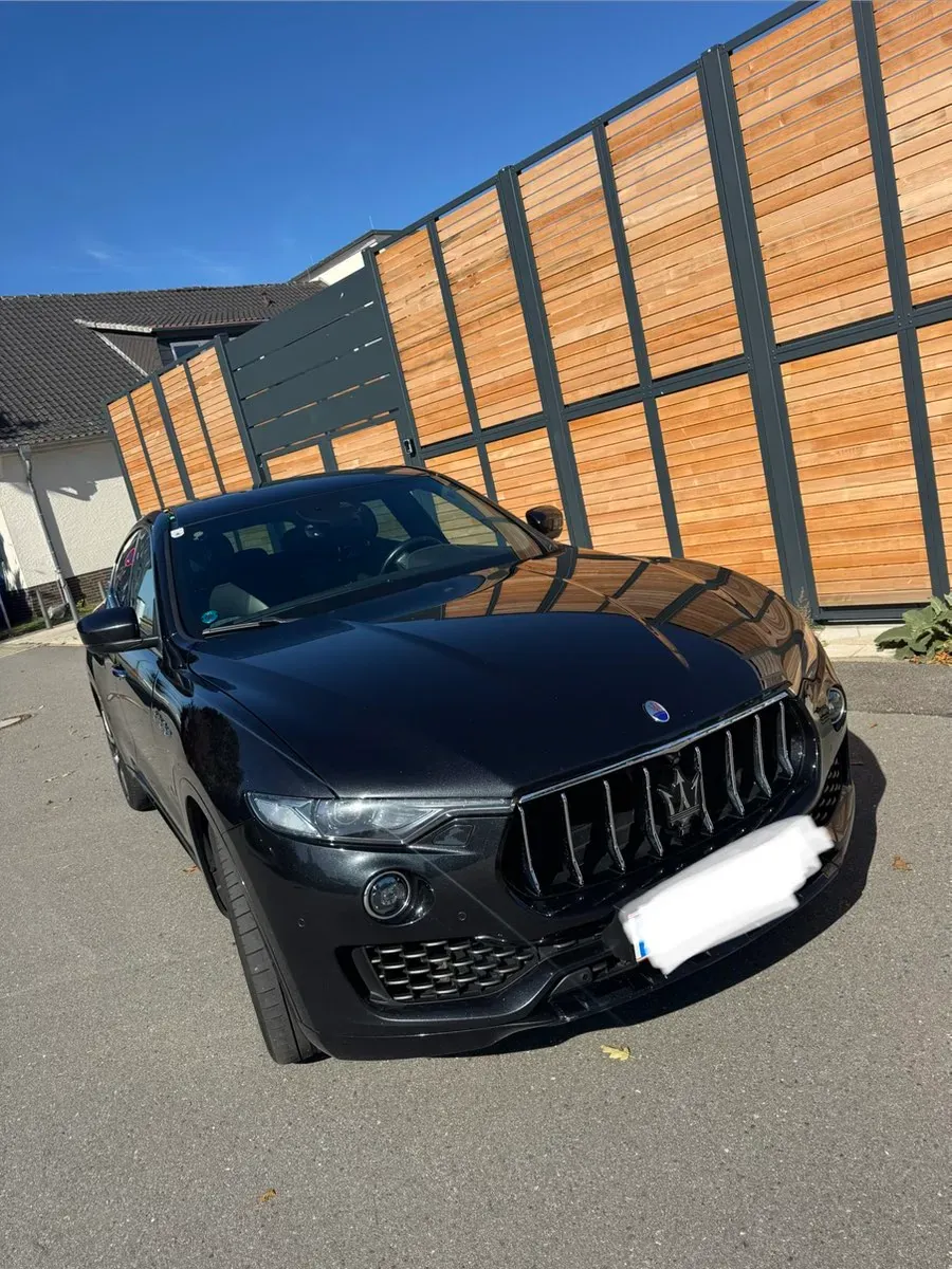 Maserati Levante 2017 photo 2
