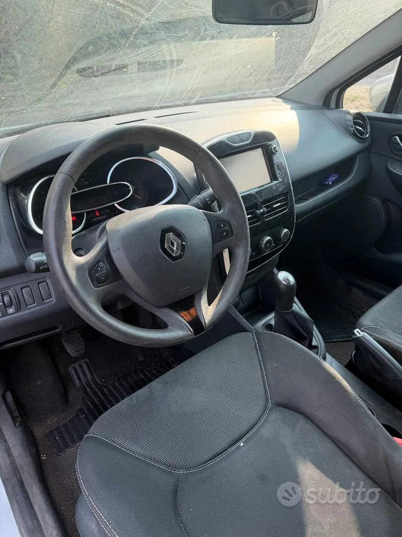 Renault Clio 2015 photo 4