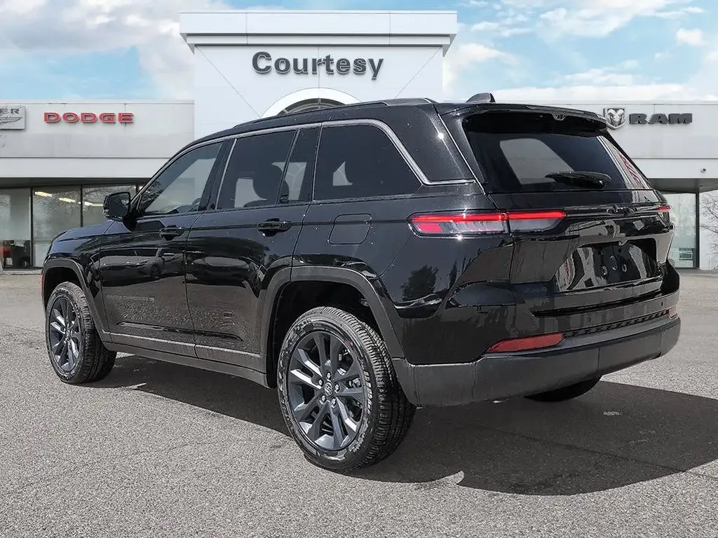Jeep Grand Cherokee 2026 photo 4