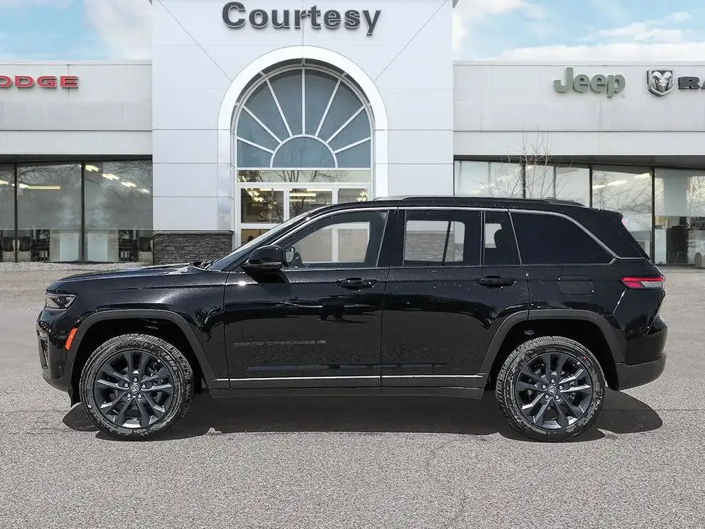 Jeep Grand Cherokee 2026 photo 3