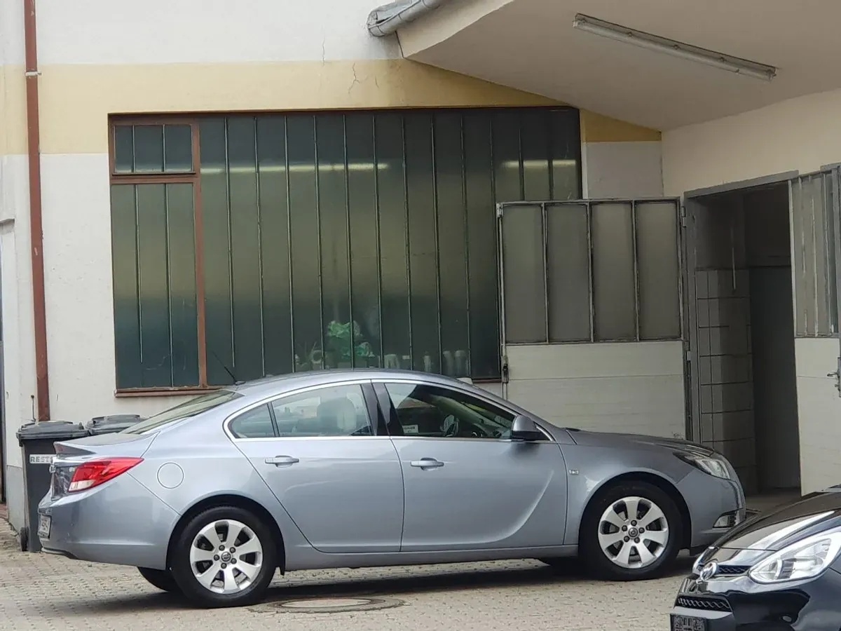 Opel Insignia 2009 photo 2