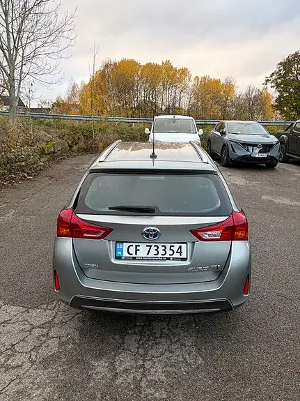 Toyota Auris 2014 photo 4