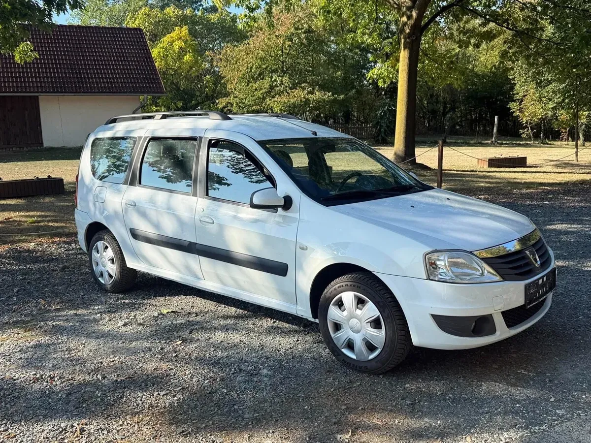 Dacia Logan 2012 photo 2