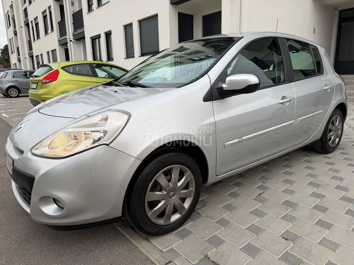 Renault Clio 2012 photo 2