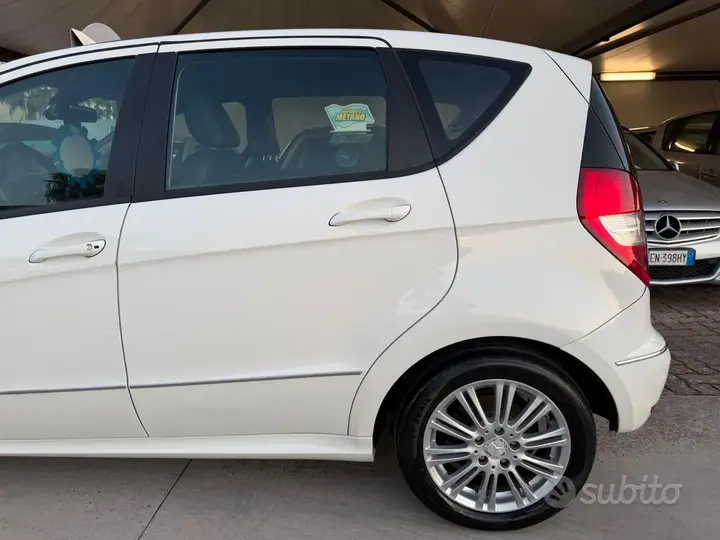 Mercedes-Benz A 2011 photo 4