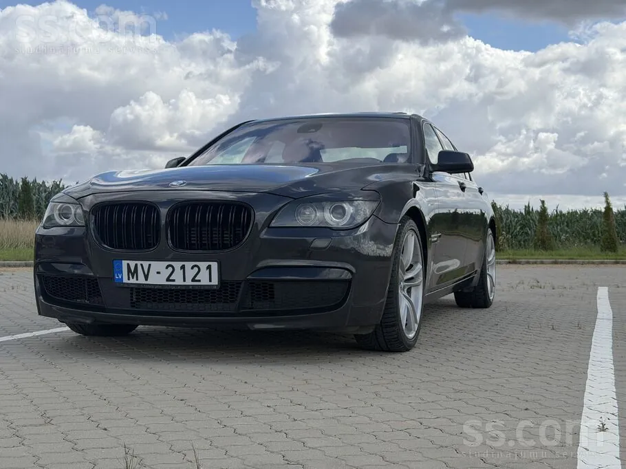 BMW 750I