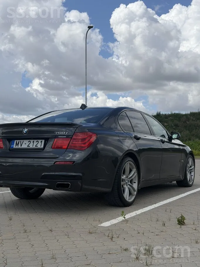 BMW 750I 2011 photo 4