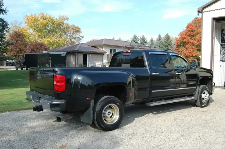 Chevrolet 3500 2015 photo 3