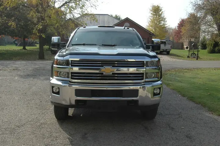 Chevrolet 3500 2015 photo 2