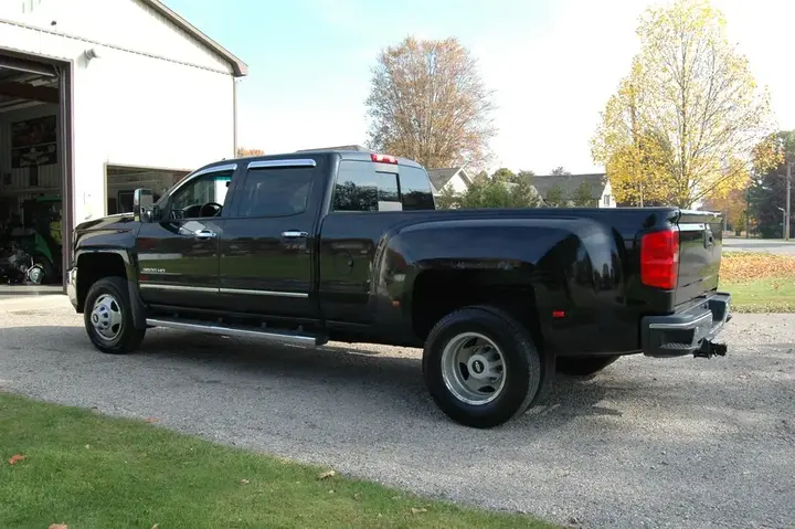 Chevrolet 3500 2015 photo 4