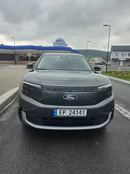 Ford Explorer 2025 photo 3
