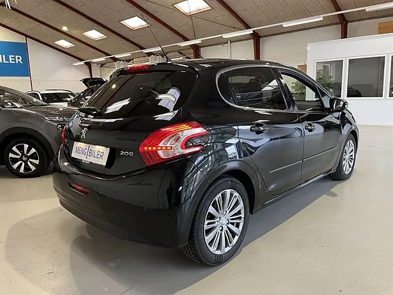 Peugeot 208 2015 photo 5