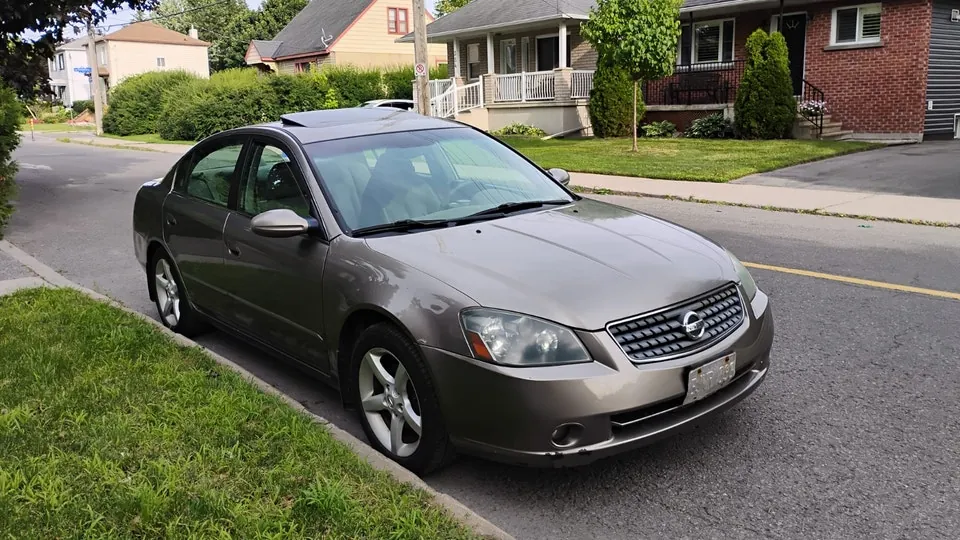 Nissan Altima 2005 photo 2