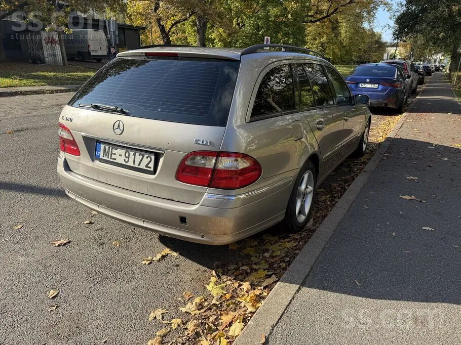 Mercedes-Benz E320 2003 photo 3